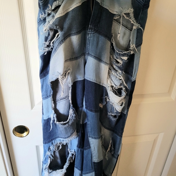 Distressed Denim - Picture 2 of 6